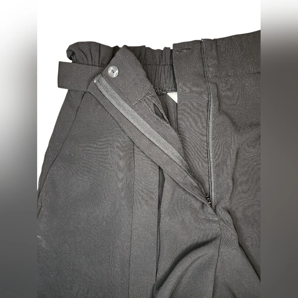 H&M Black High-Waisted Paperbag Shorts with Tie Belt, size 8